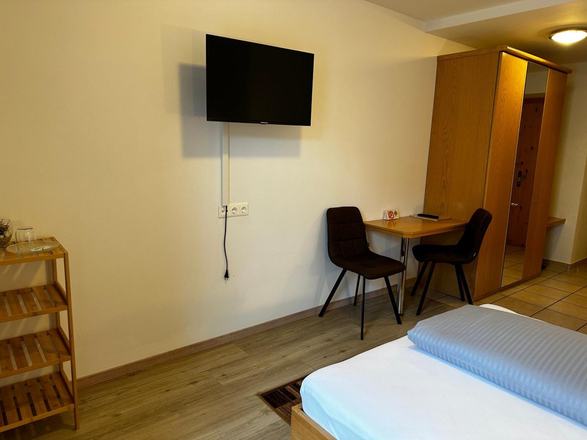 Goldener Adler Bed & Breakfast Scharnitz Bagian luar foto