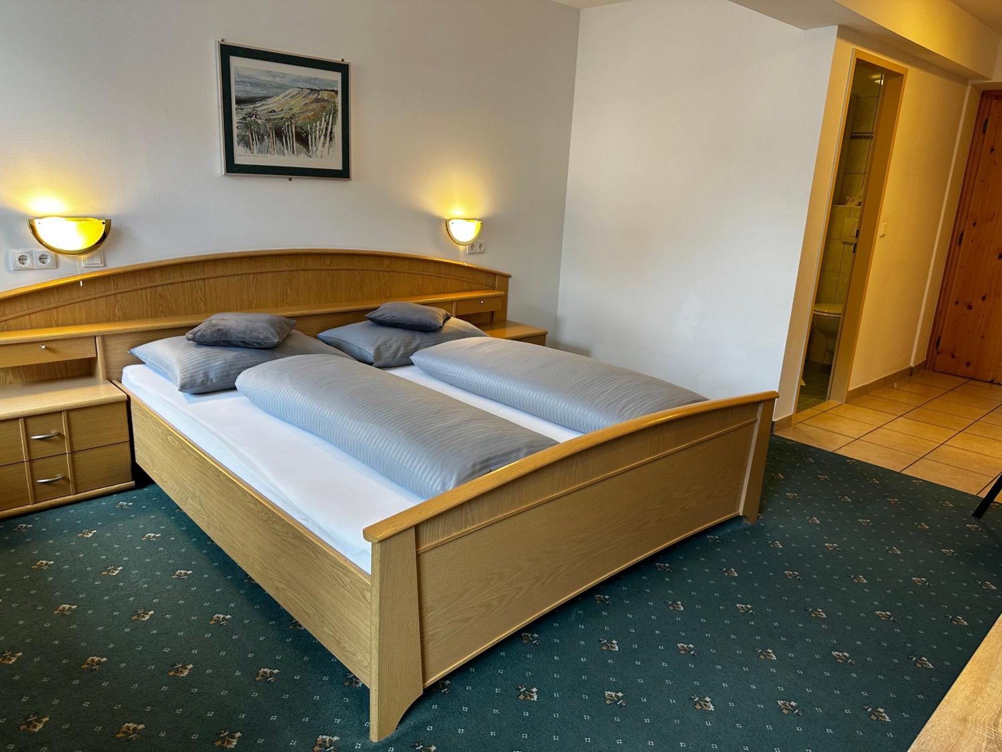 Goldener Adler Bed & Breakfast Scharnitz Bagian luar foto