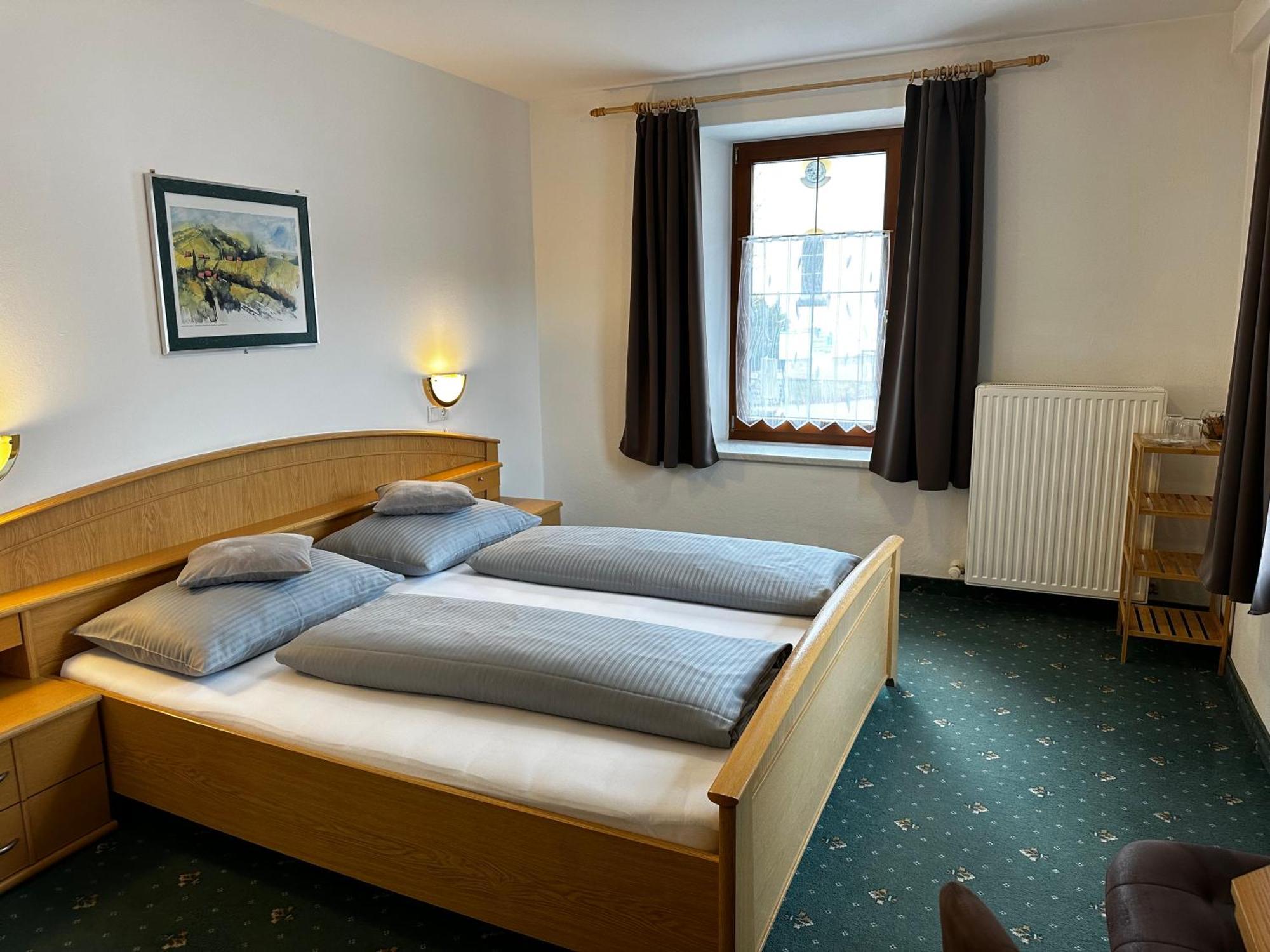 Goldener Adler Bed & Breakfast Scharnitz Bagian luar foto