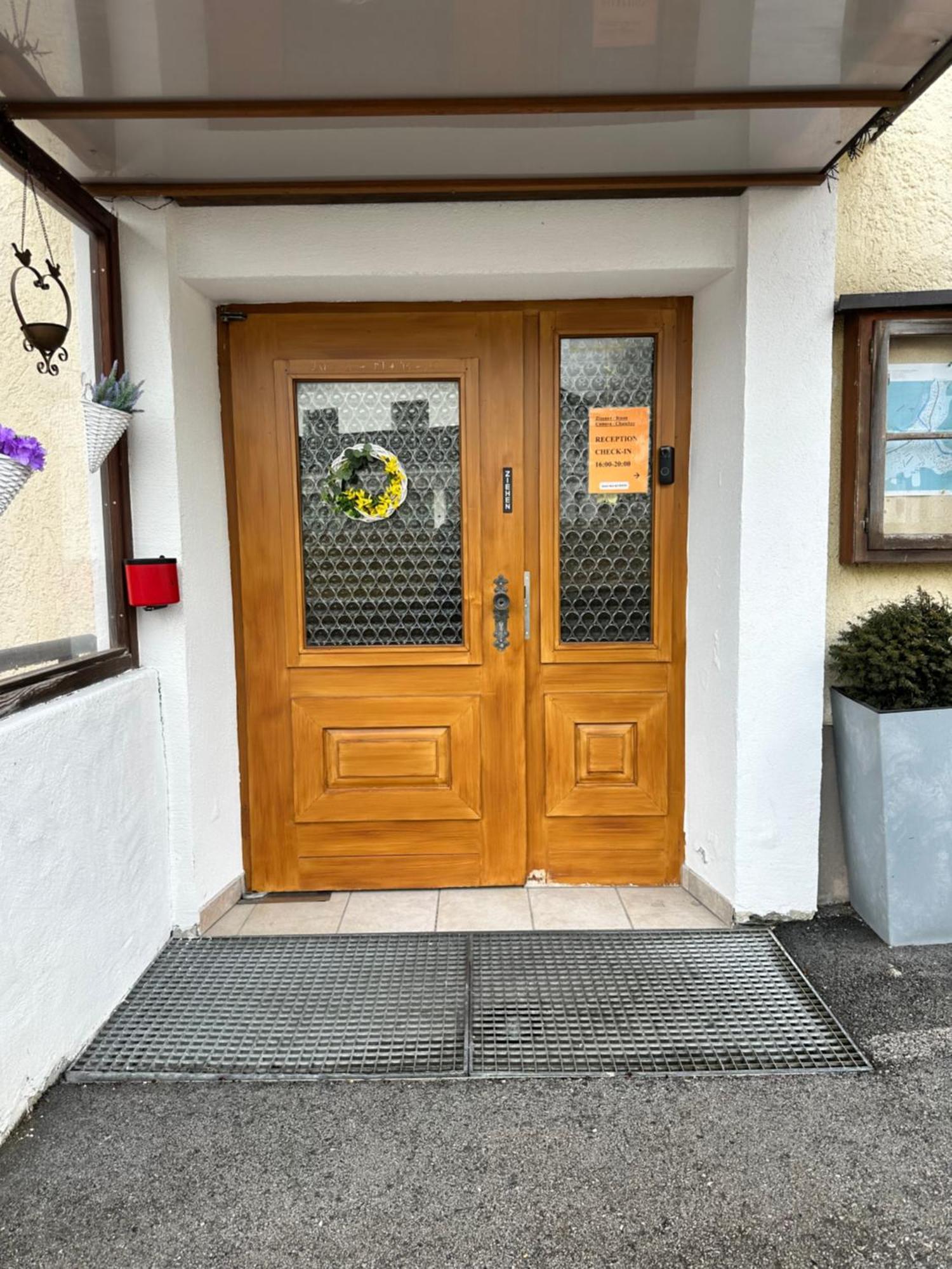 Goldener Adler Bed & Breakfast Scharnitz Bagian luar foto
