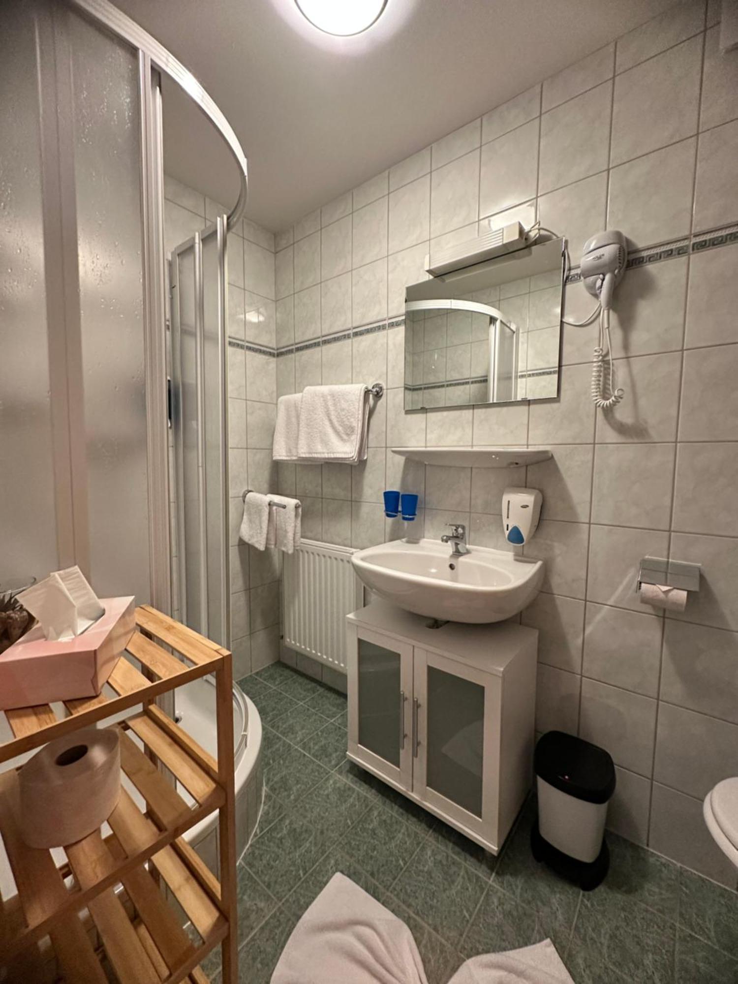 Goldener Adler Bed & Breakfast Scharnitz Bagian luar foto