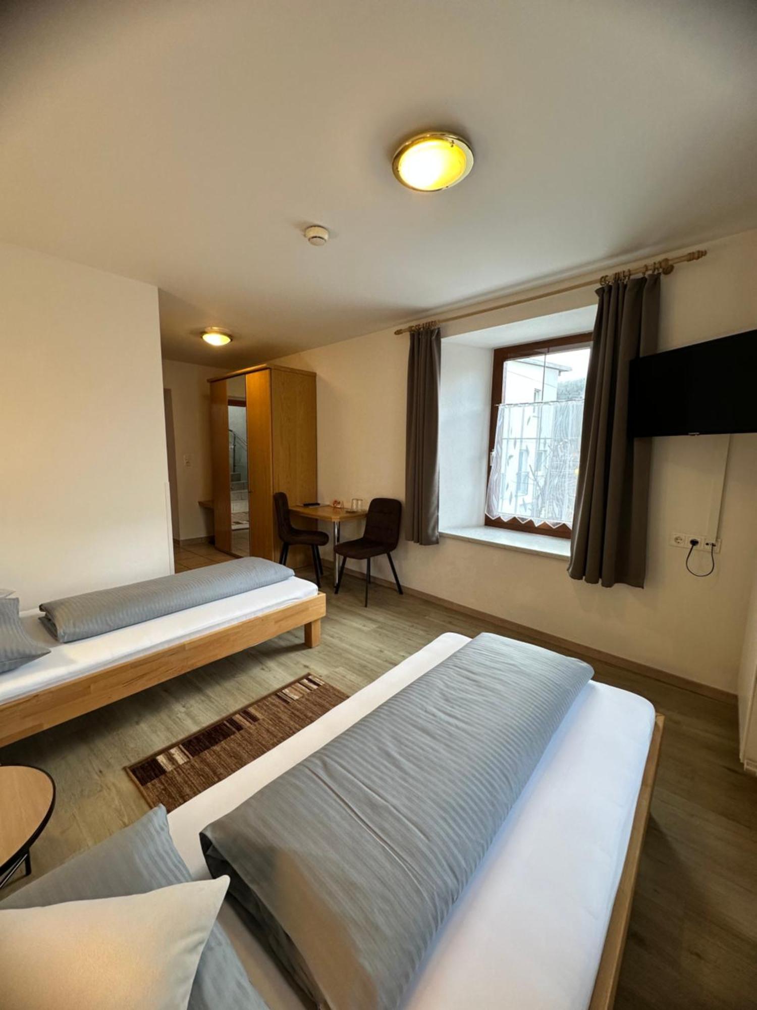 Goldener Adler Bed & Breakfast Scharnitz Bagian luar foto