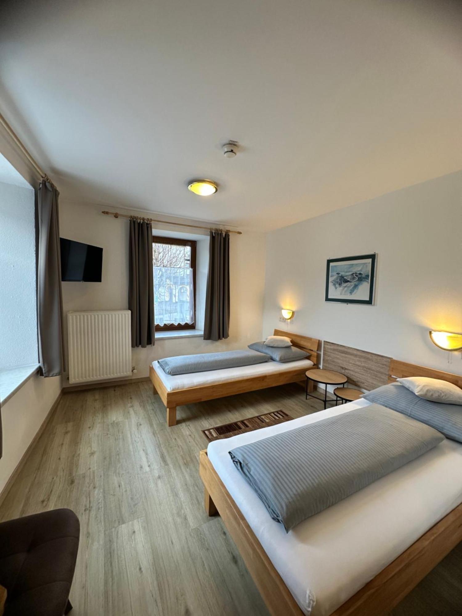 Goldener Adler Bed & Breakfast Scharnitz Bagian luar foto