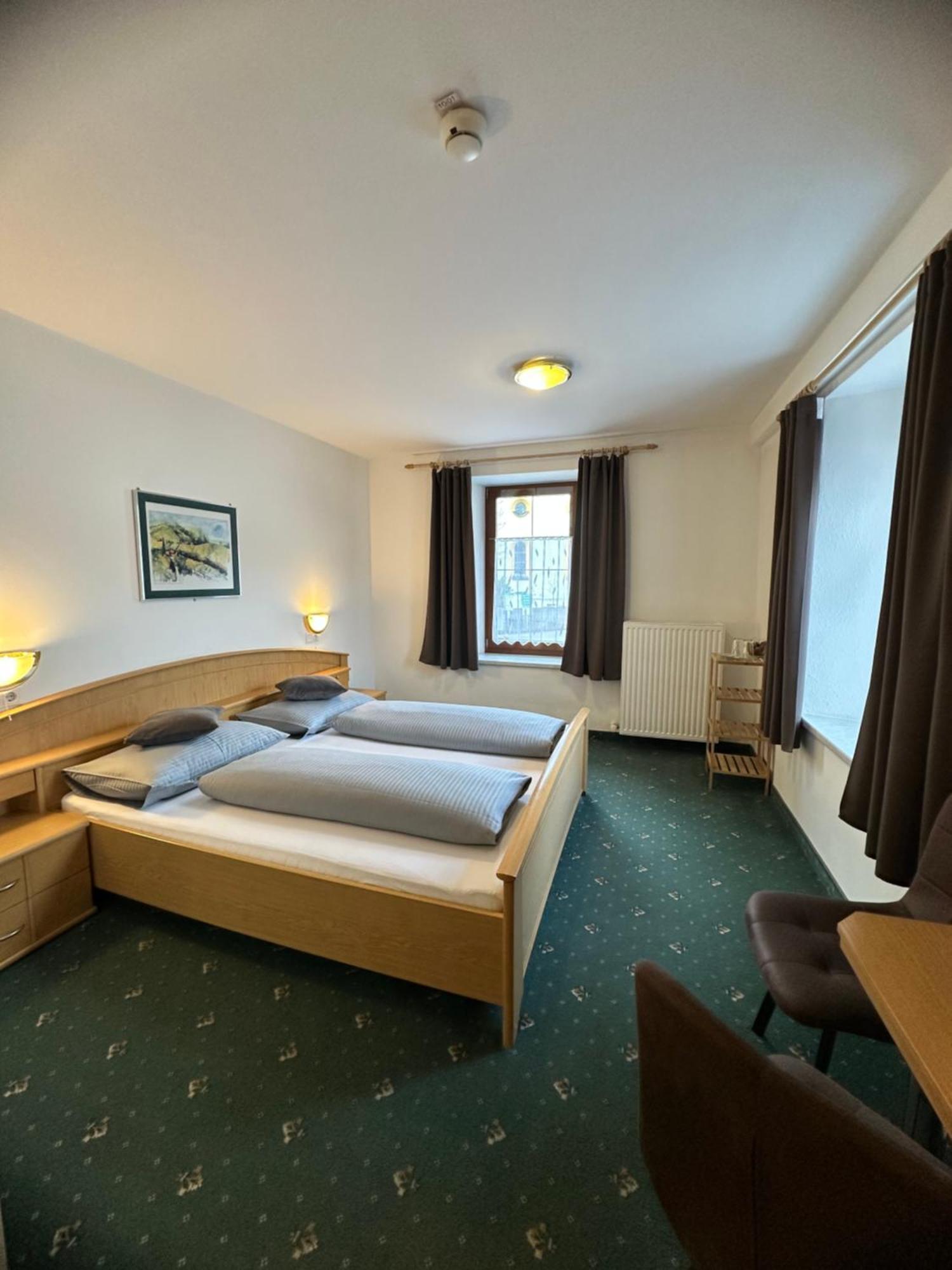Goldener Adler Bed & Breakfast Scharnitz Bagian luar foto