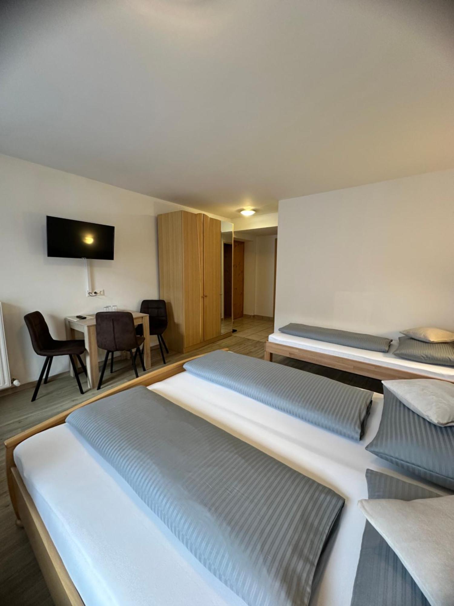 Goldener Adler Bed & Breakfast Scharnitz Bagian luar foto