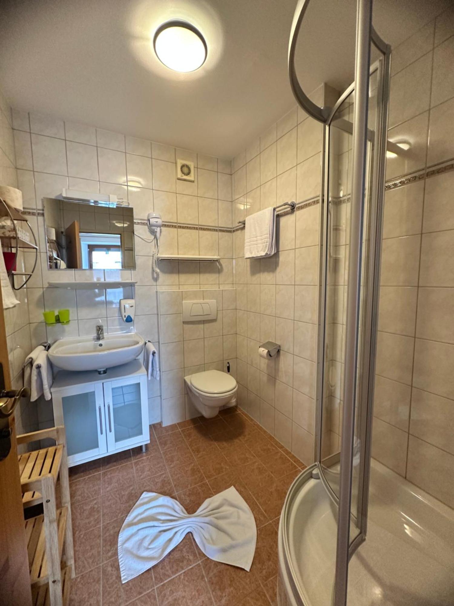 Goldener Adler Bed & Breakfast Scharnitz Bagian luar foto