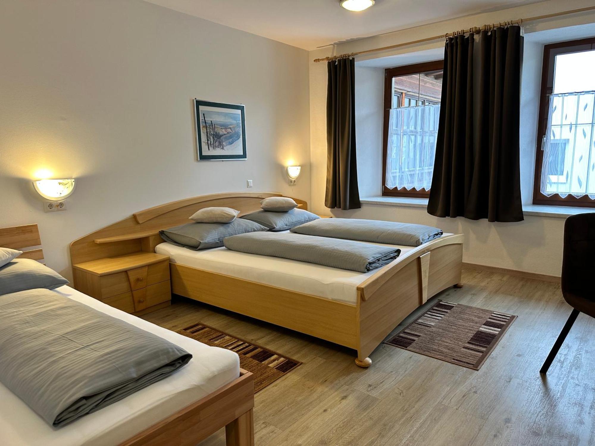 Goldener Adler Bed & Breakfast Scharnitz Bagian luar foto