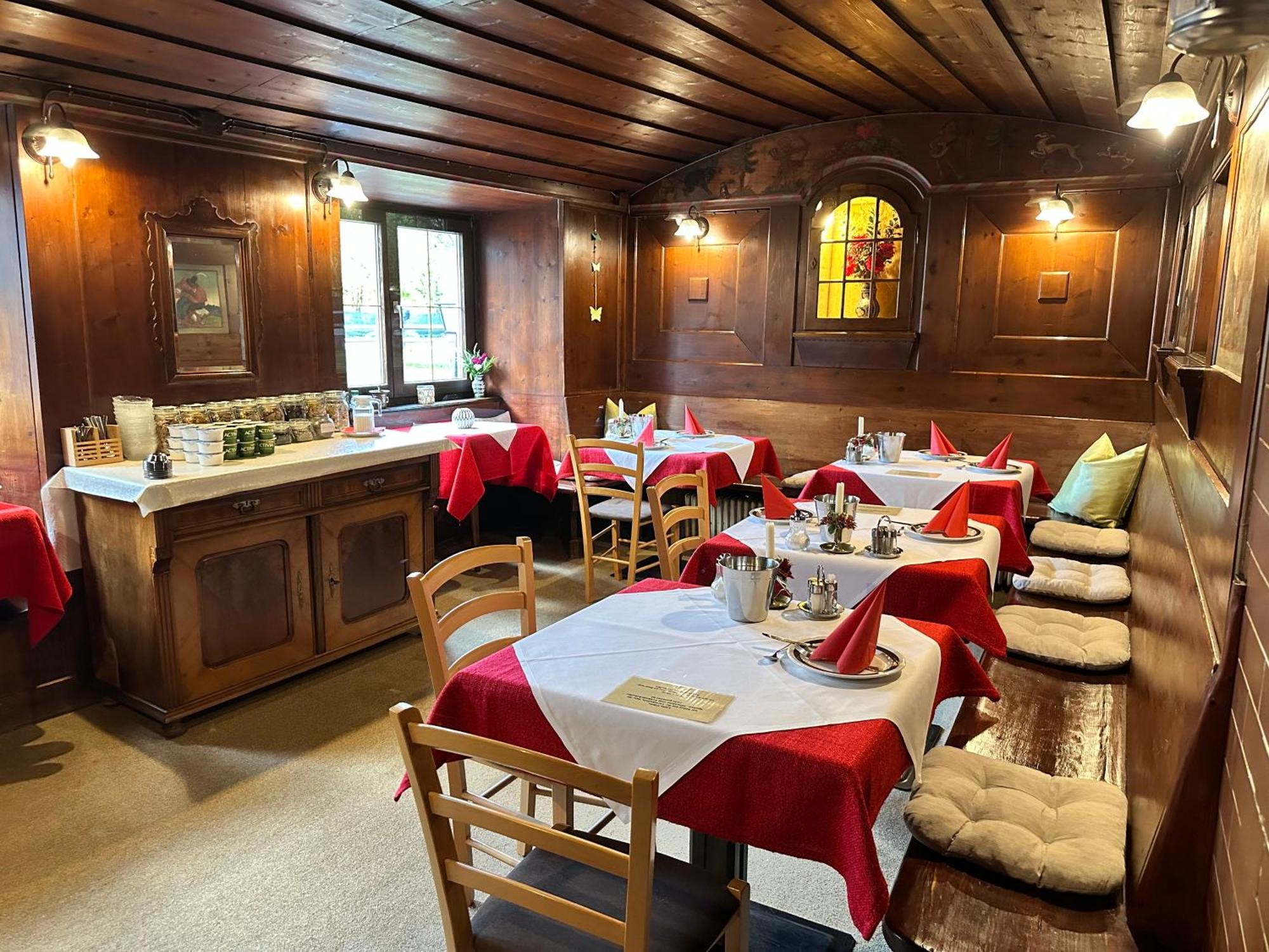 Goldener Adler Bed & Breakfast Scharnitz Bagian luar foto